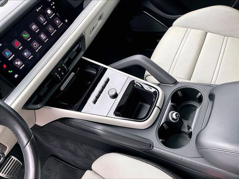 Certified 2024 Porsche Cayenne S AWD/4WD image 17