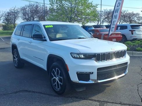 Used 2025 Jeep Grand Cherokee L Limited AWD/4WD image 3