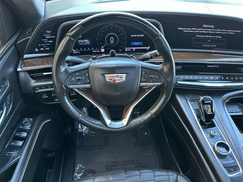 Used 2024 Cadillac Escalade ESV Premium Luxury Platinum AWD/4WD image 16