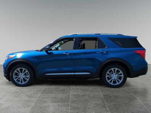 Used 2022 Ford Explorer Limited w/ Equipment Group 301A AWD/4WD image 2