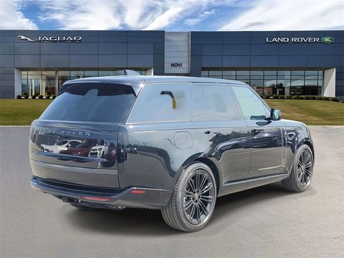 New 2025 Land Rover Range Rover SE image 3