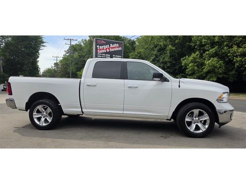 Used 2019 RAM 1500 Big Horn AWD/4WD image 2