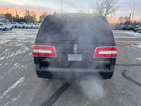 Used 2012 Lincoln Navigator Base image 7