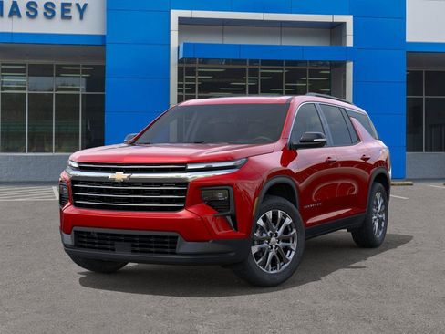 New 2026 Chevrolet Traverse LT w/ Sun and Wheel Package FWD image 6