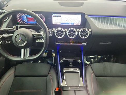 Used 2025 Mercedes-Benz GLA 250 4MATIC image 22
