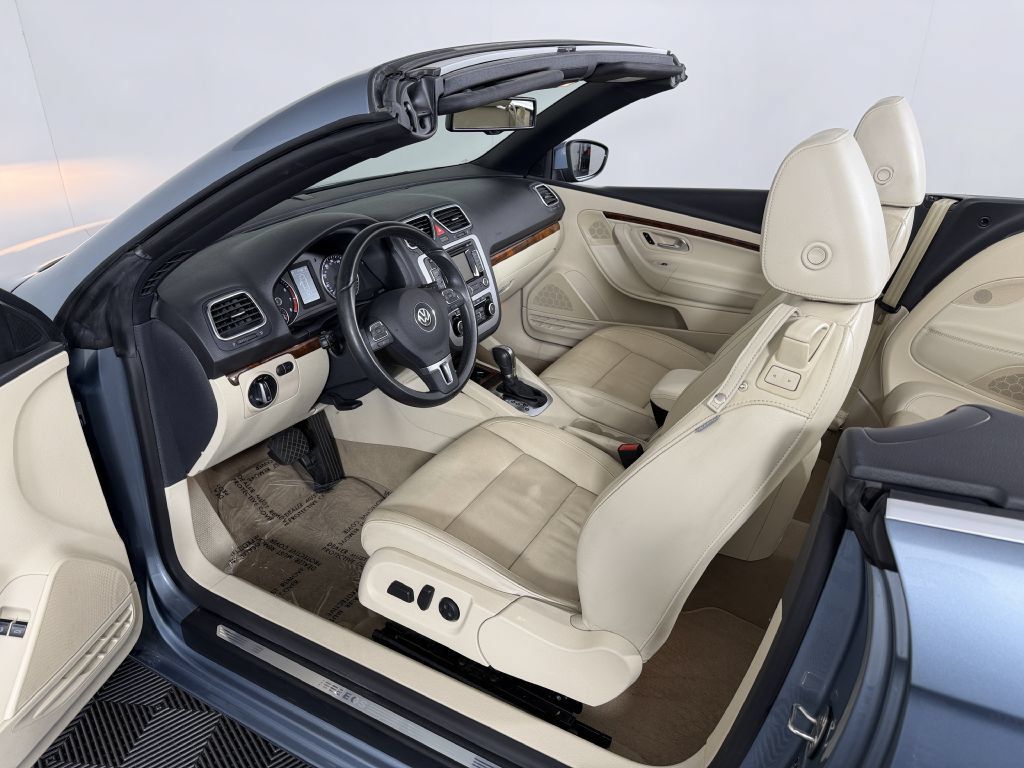 Used 2012 Volkswagen Eos Lux FWD image 19
