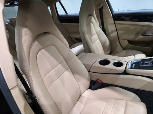 Used 2023 Porsche Panamera 4 Platinum Edition AWD/4WD image 22