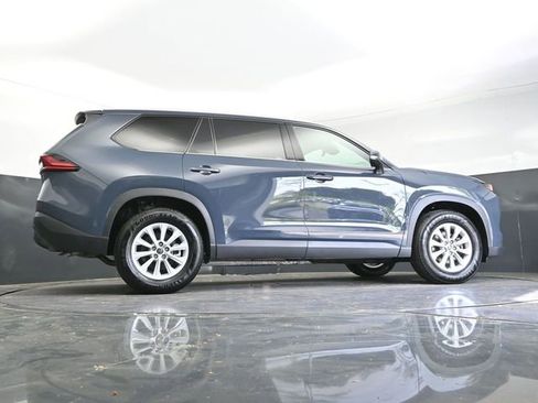 Used 2025 Toyota Grand Highlander AWD image 37