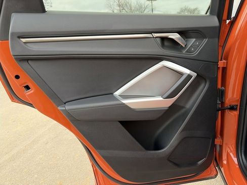 Used 2025 Audi Q3 2.0T Premium image 12