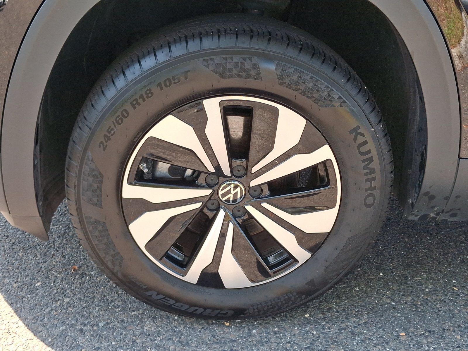 Certified 2024 Volkswagen Atlas Cross Sport SE FWD image 9