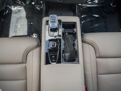 New 2026 Volvo XC90 B6 Ultra w/ Protection Package Premier AWD/4WD image 26