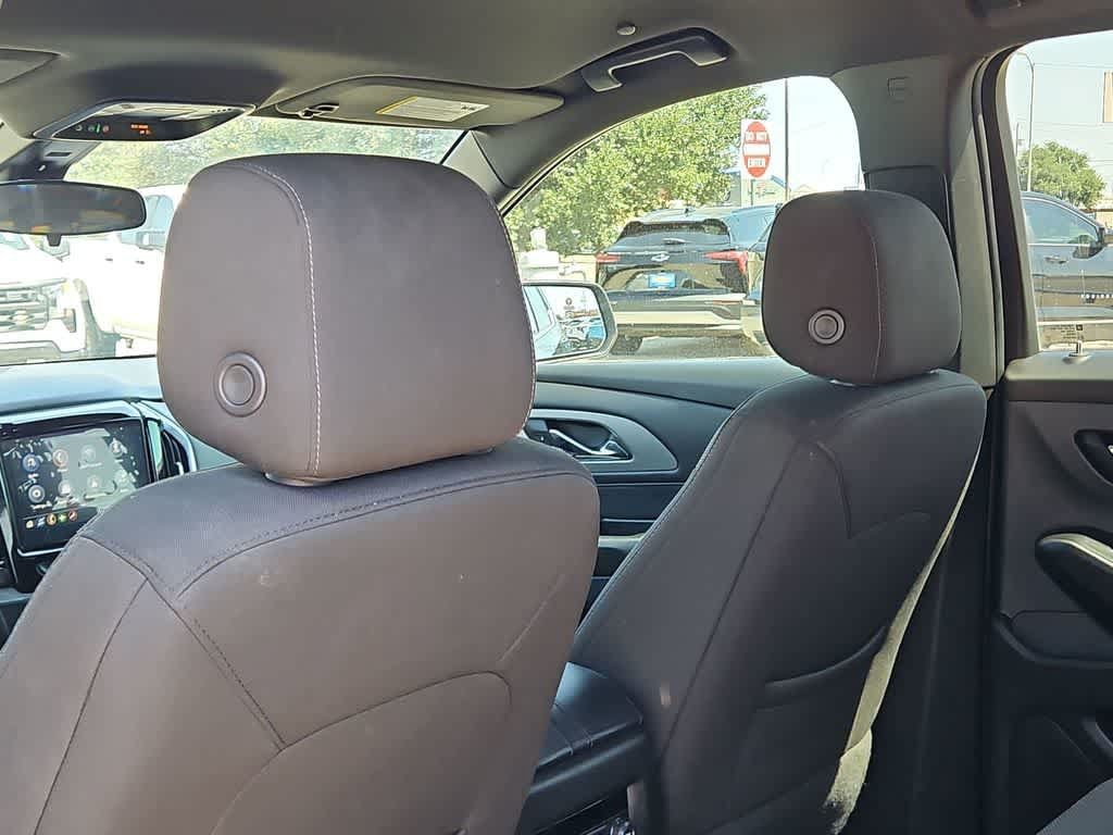 Used 2023 Chevrolet Traverse LT FWD image 16
