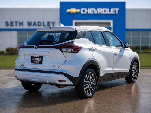 Used 2023 Nissan Kicks SV FWD image 7