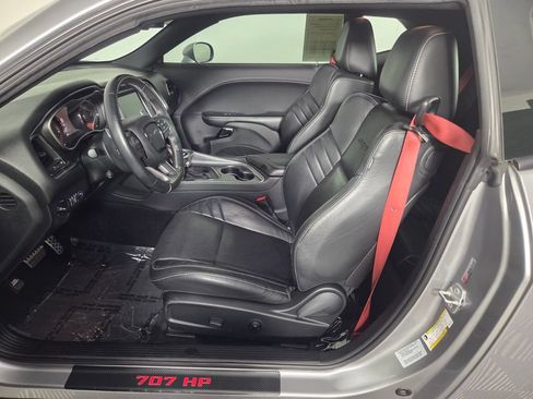 Used 2016 Dodge Challenger SRT Hellcat RWD image 9