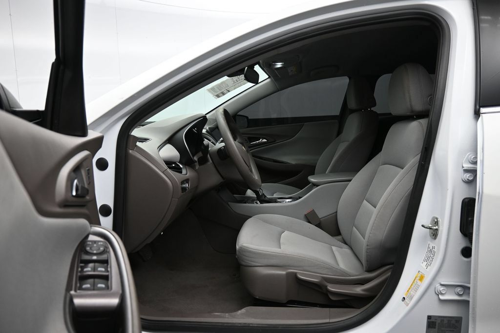 Used 2023 Chevrolet Malibu LS FWD image 21