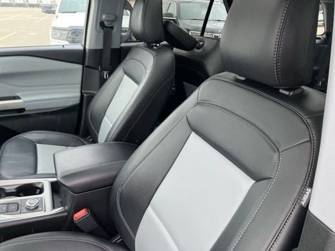 Used 2023 Ford Explorer XLT w/ Equipment Group 202A image 12