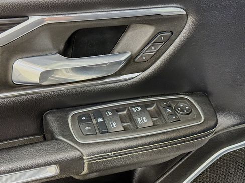Used 2023 RAM 1500 Laramie AWD/4WD image 18