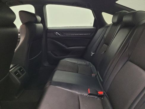 Used 2018 Honda Accord Sport image 18