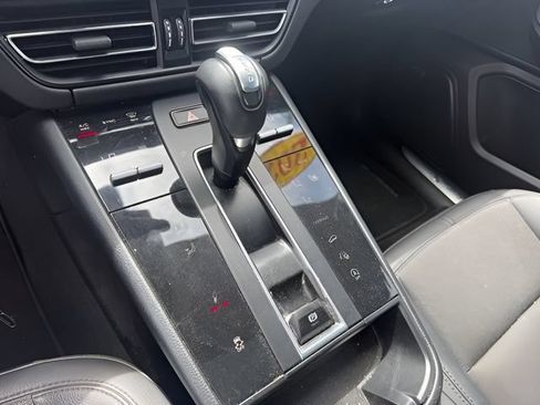 Used 2022 Porsche Macan S AWD/4WD image 18