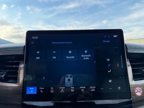 Used 2024 Ford Expedition Limited image 39