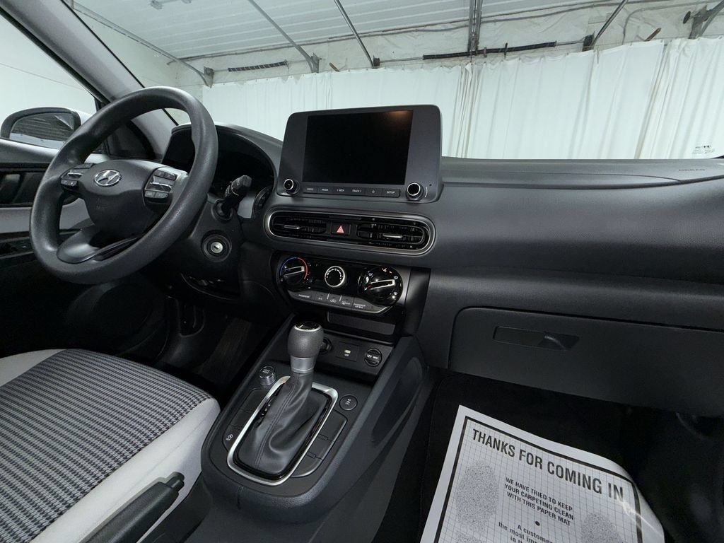Used 2023 Hyundai Kona SE w/ Cargo Package AWD/4WD image 22