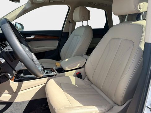 Used 2023 Audi Q5 2.0T Premium Plus w/ Premium Plus Package image 9