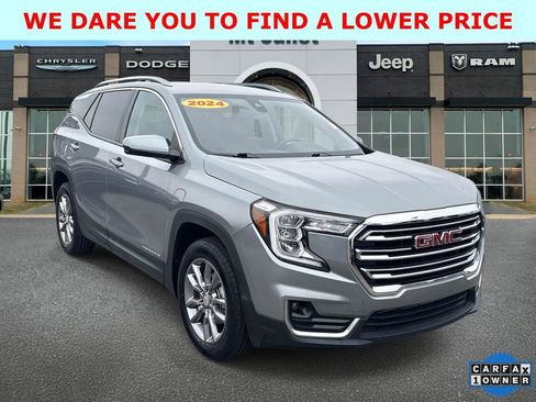 Used 2024 GMC Terrain SLT image 1