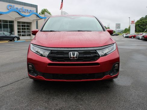 New 2026 Honda Odyssey Touring image 3