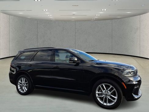 Used 2024 Dodge Durango GT image 3
