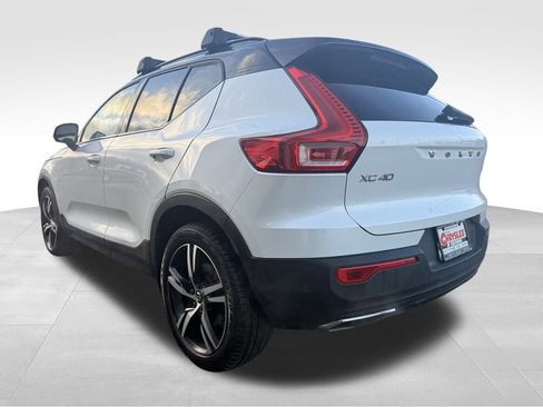 Used 2020 Volvo XC40 T5 R-Design image 13