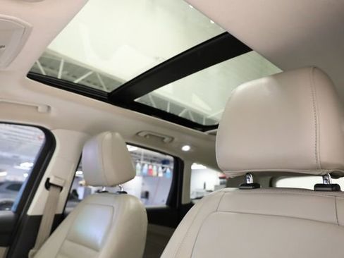 Used 2017 Ford Escape Titanium image 27