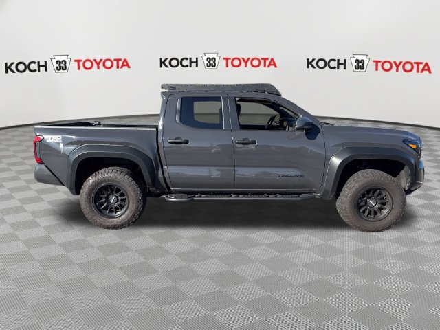 Used 2025 Toyota Tacoma TRD Off-Road AWD/4WD image 9