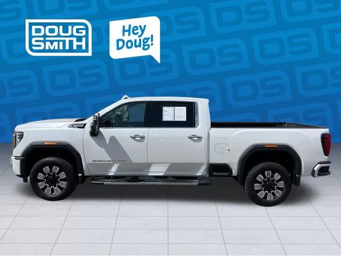 Used 2025 GMC Sierra 3500 Denali w/ Denali Reserve Package AWD/4WD image 3