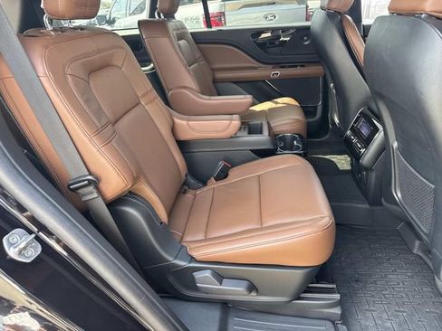 Certified 2023 Lincoln Aviator Reserve w/ Equipment Group 201A RWD image 12
