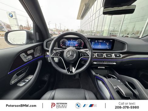 Used 2025 Mercedes-Benz GLS 450 4MATIC image 14
