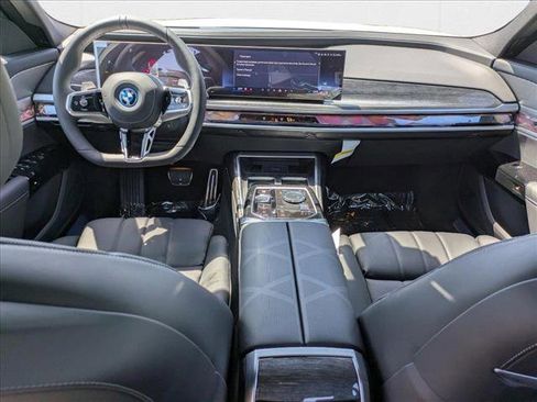 New 2025 BMW 750e xDrive 750e xDrive image 15