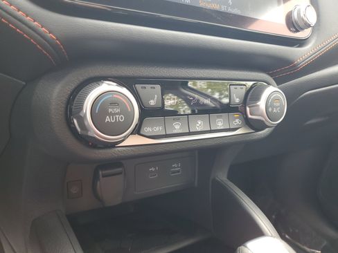 New 2025 Nissan Versa SR w/ Trunk Package image 28