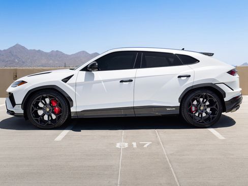 Used 2023 Lamborghini Urus Performante AWD/4WD image 8
