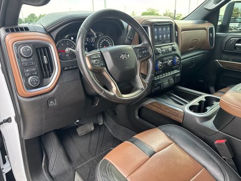 Used 2022 Chevrolet Silverado 2500 High Country w/ Z71 Off-Road Package AWD/4WD image 15
