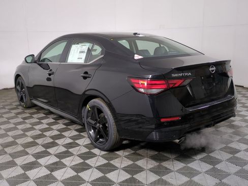 New 2025 Nissan Sentra SR w/ Midnight Edition image 9