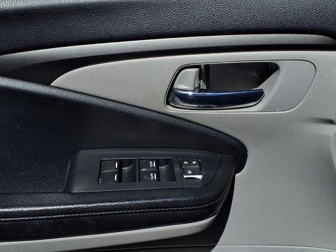 Used 2018 Honda Pilot LX image 16