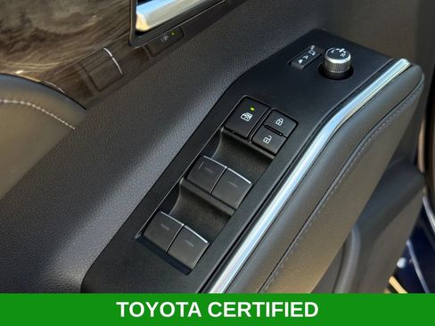 Certified 2026 Toyota Highlander Platinum AWD/4WD image 7