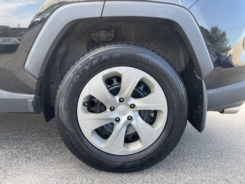 Used 2019 Toyota RAV4 LE w/ All Weather Liner Package AWD/4WD image 10