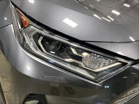 Used 2021 Toyota RAV4 Limited AWD/4WD image 32