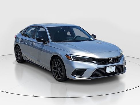 Used 2023 Honda Civic Sport image 3