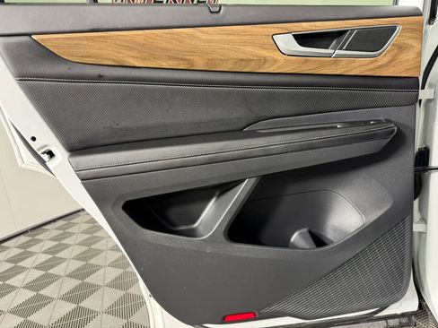 Used 2024 Volkswagen Atlas SE image 46