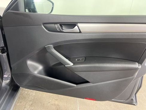 Used 2020 Volkswagen Passat 2.0T SE image 11