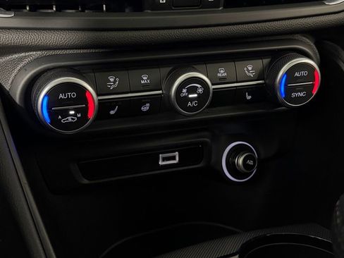 Used 2024 Alfa Romeo Giulia Veloce image 16