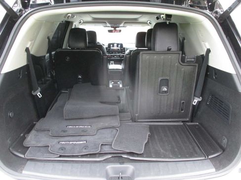 Used 2023 Nissan Pathfinder SL w/ SL Premium Package AWD/4WD image 3