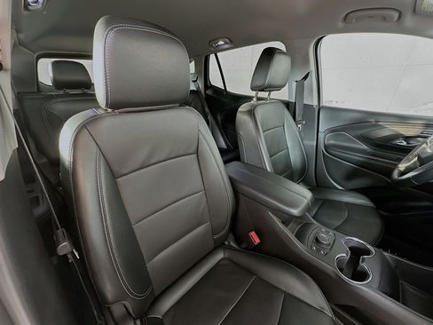 Used 2024 GMC Terrain SLT image 25